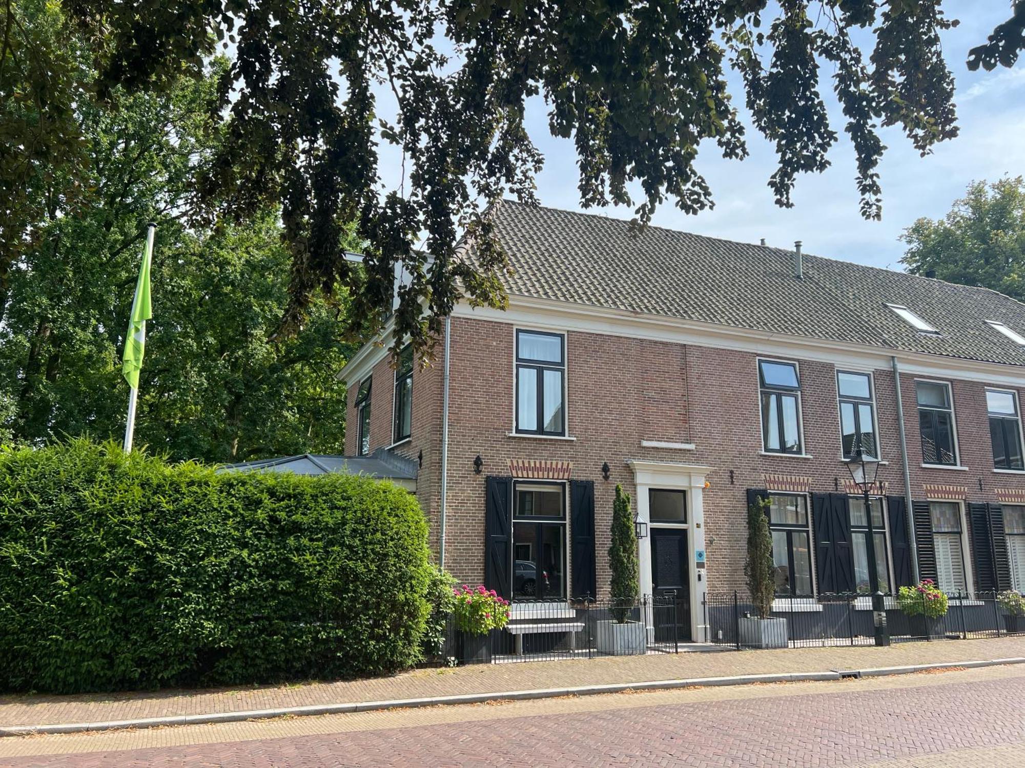One-twenty-one * Naarden