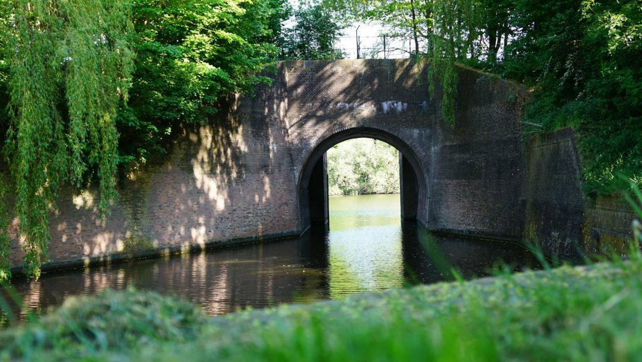 One-twenty-one Naarden